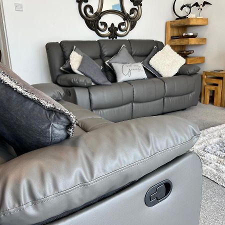 Stunning Beach Front House - Sleeps 6 Pwllheli Extérieur photo
