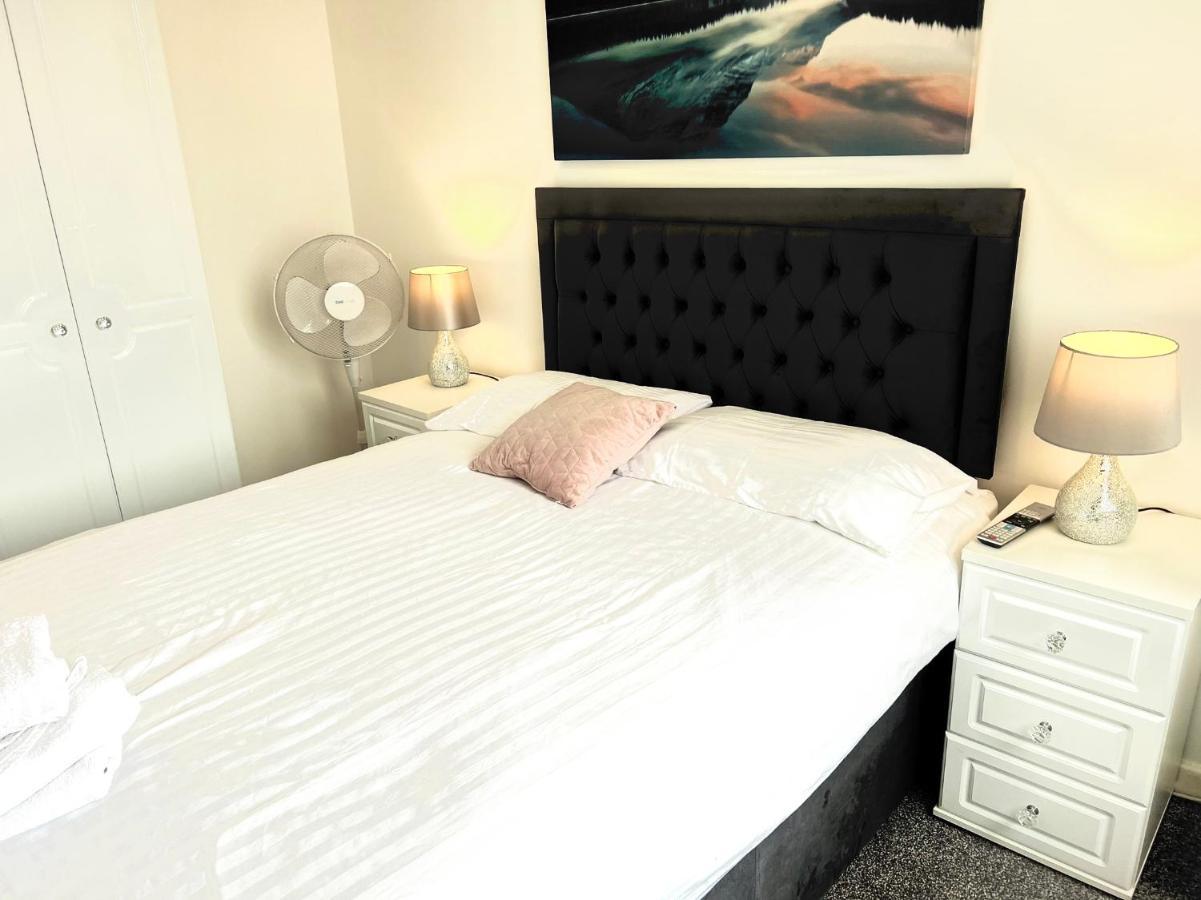 Stunning Beach Front House - Sleeps 6 Pwllheli Extérieur photo