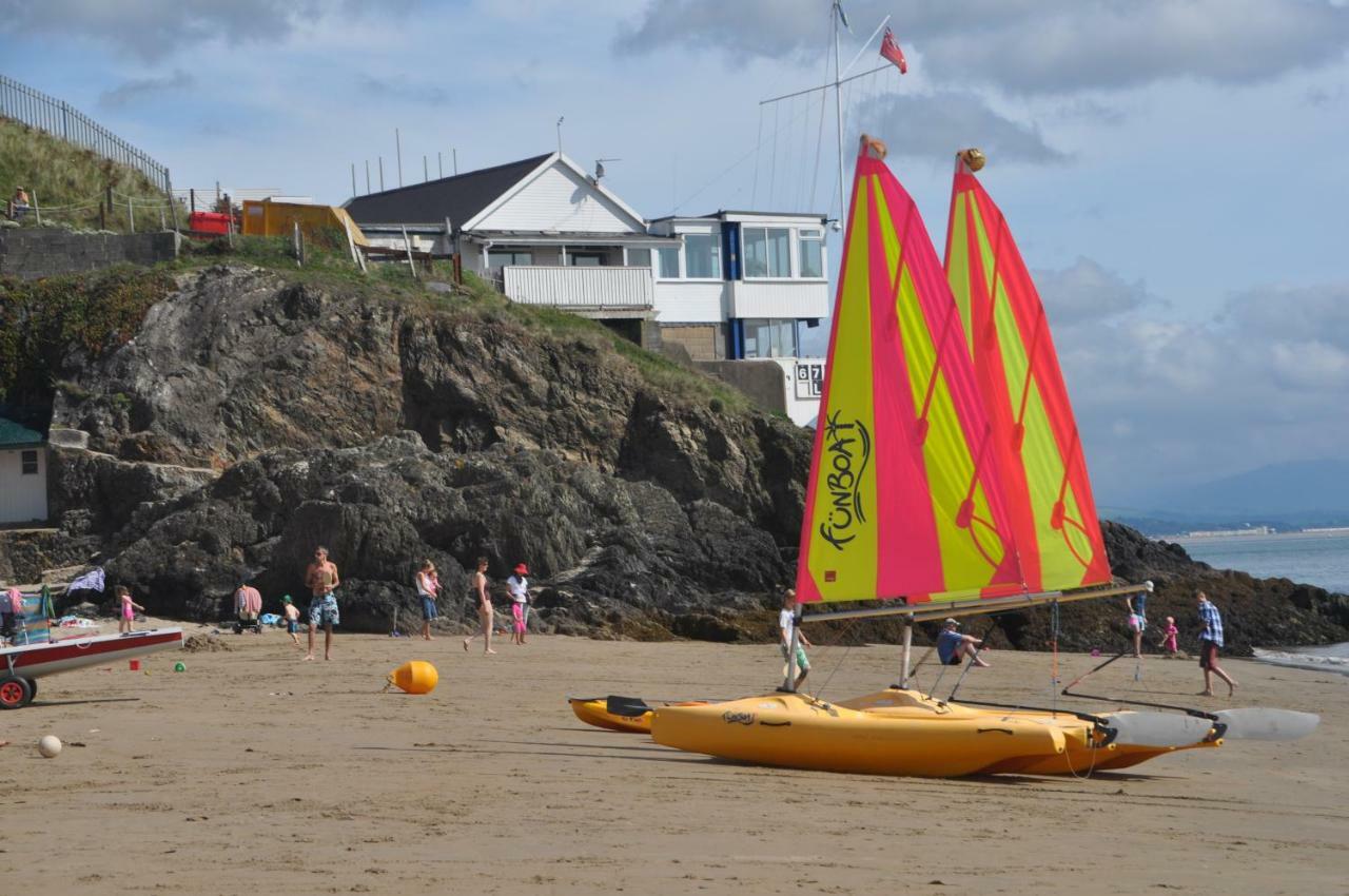 Stunning Beach Front House - Sleeps 6 Pwllheli Extérieur photo