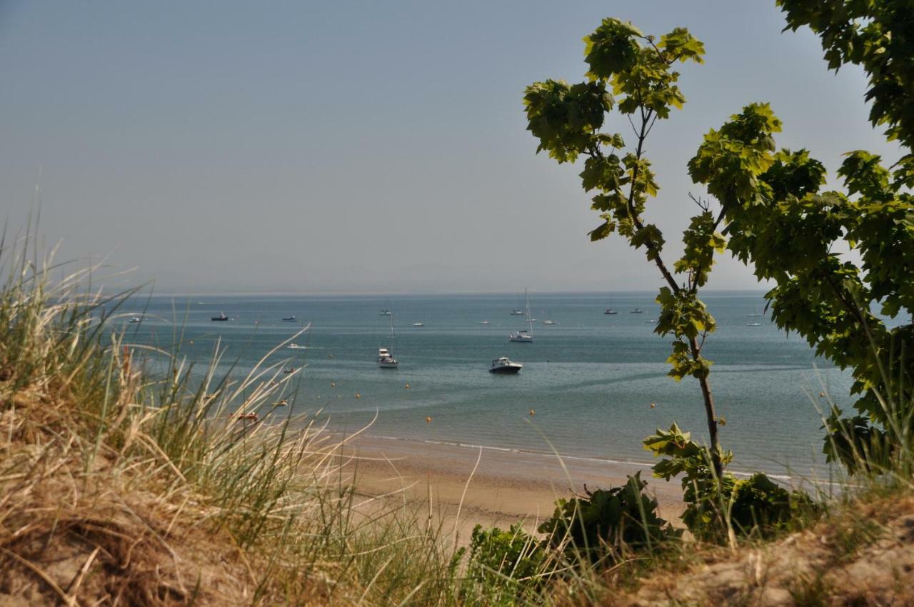 Stunning Beach Front House - Sleeps 6 Pwllheli Extérieur photo