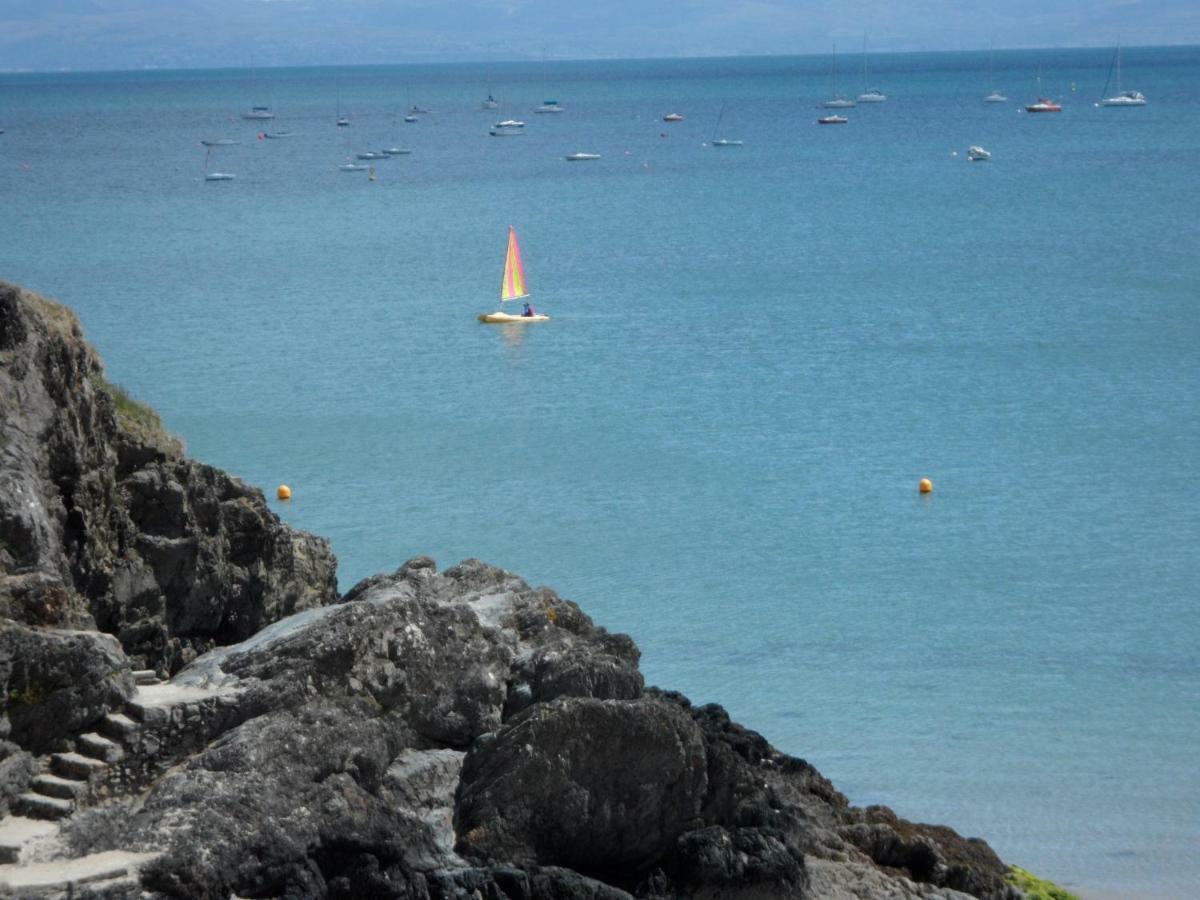 Stunning Beach Front House - Sleeps 6 Pwllheli Extérieur photo