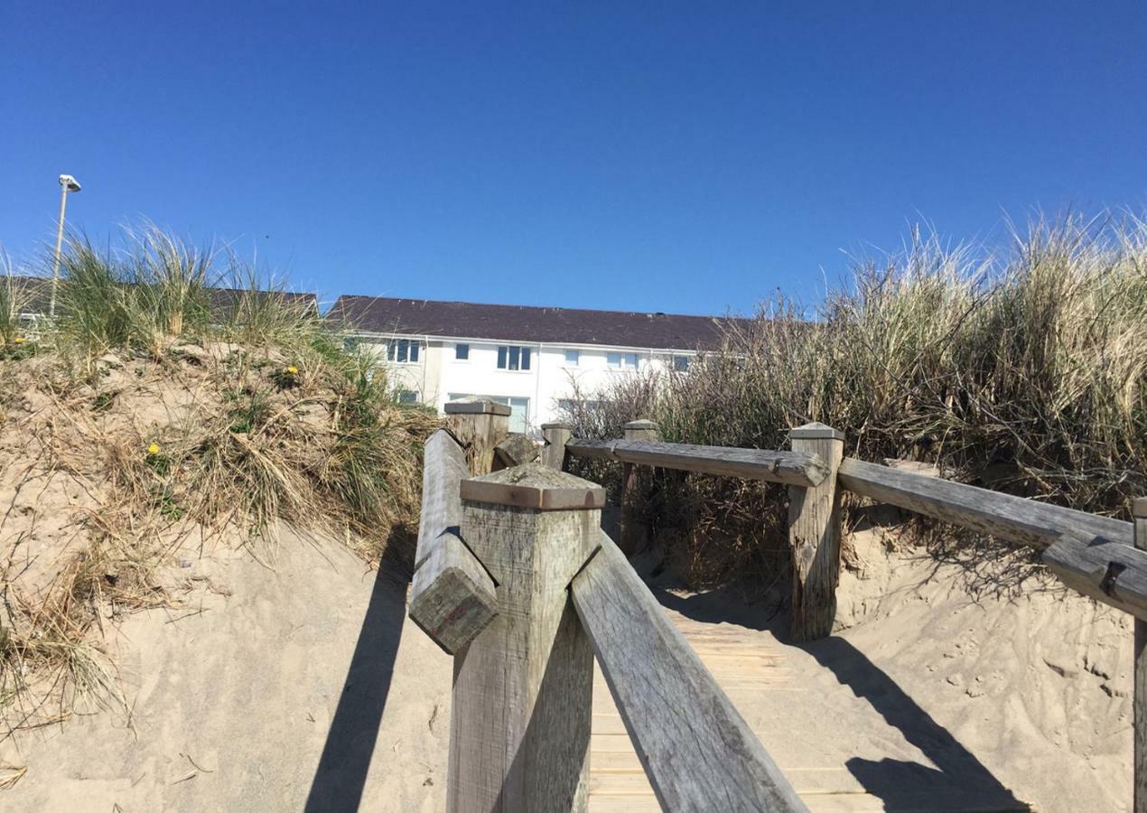 Stunning Beach Front House - Sleeps 6 Pwllheli Extérieur photo